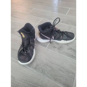 Nike Kyrie‎ Ripple Effect Youth Size 5.5